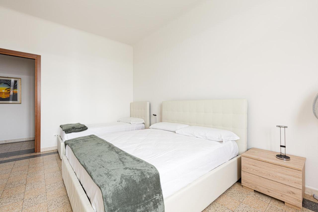 Guesthost - Ca' Granda M5 Bright Apartment Мілан Екстер'єр фото